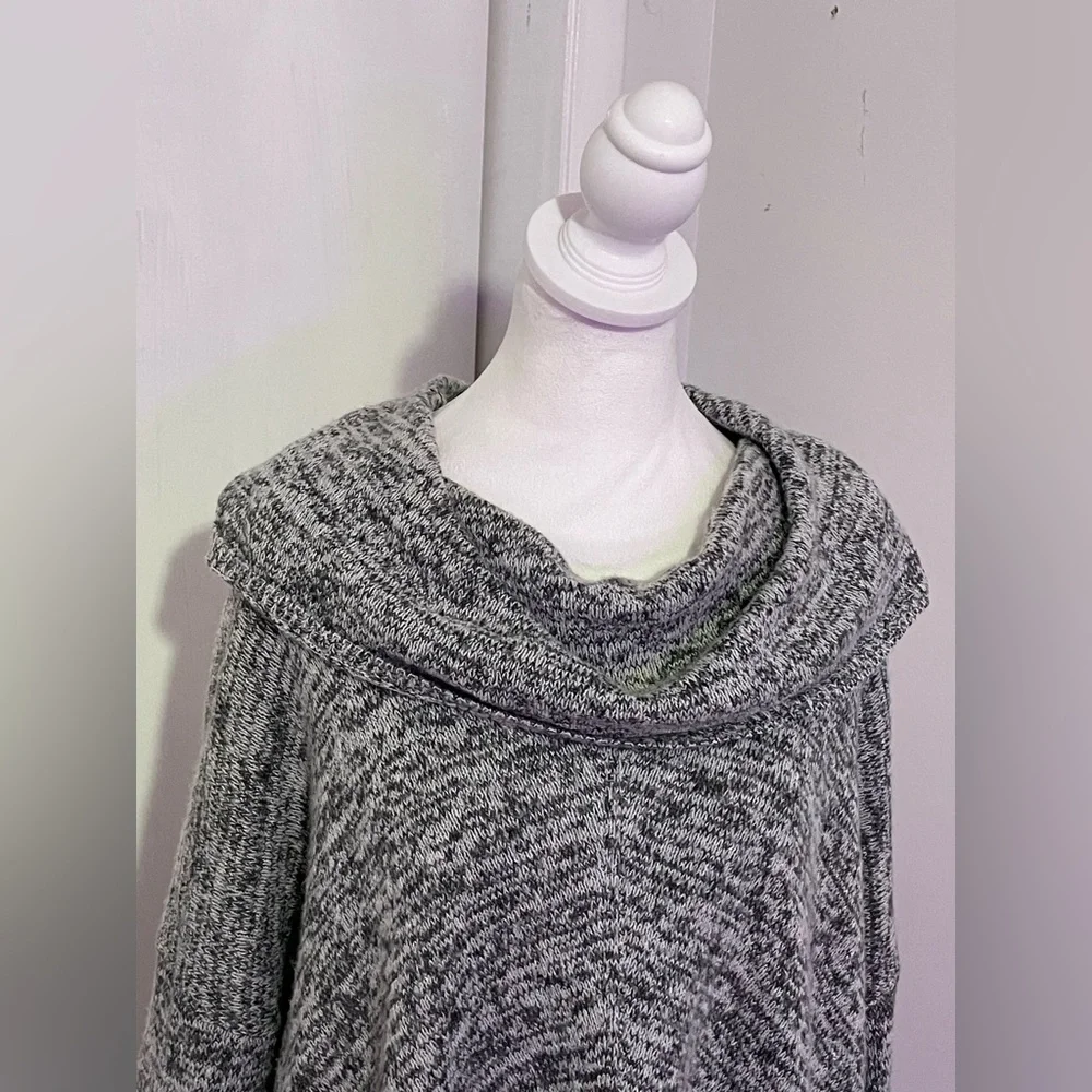 EXPRESS Cowl Neck Oversized Knit Sweater Size M/L Heather Gray Sharkbite Hem - Picture 2 of 8